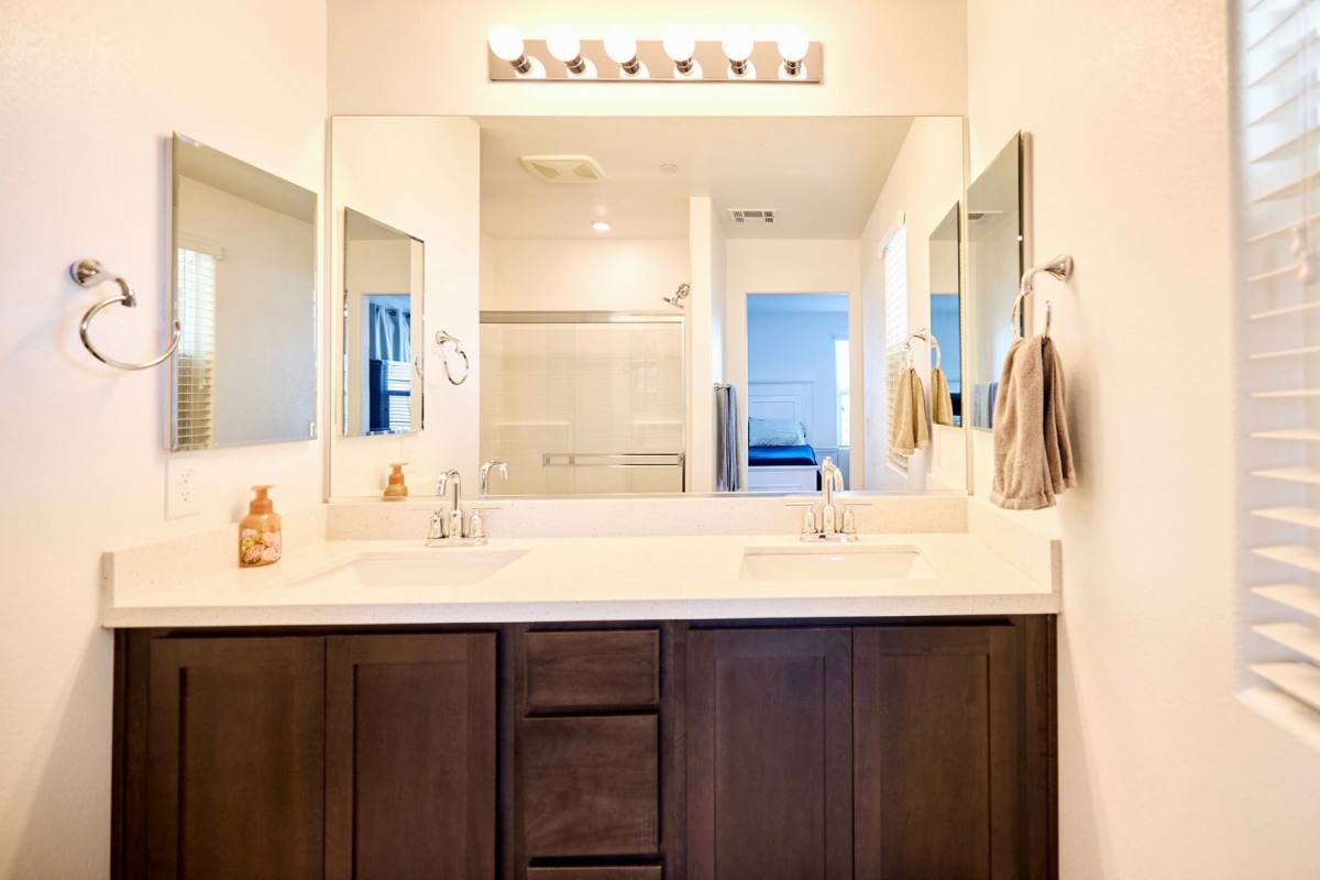 Townhouse for rent at 1132 Heliodor Ave, Henderson, NV 89011
