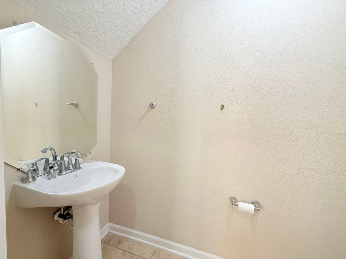 Townhouse for rent at 3683 Hartsfield Forest Circle, Jacksonville, FL 32277