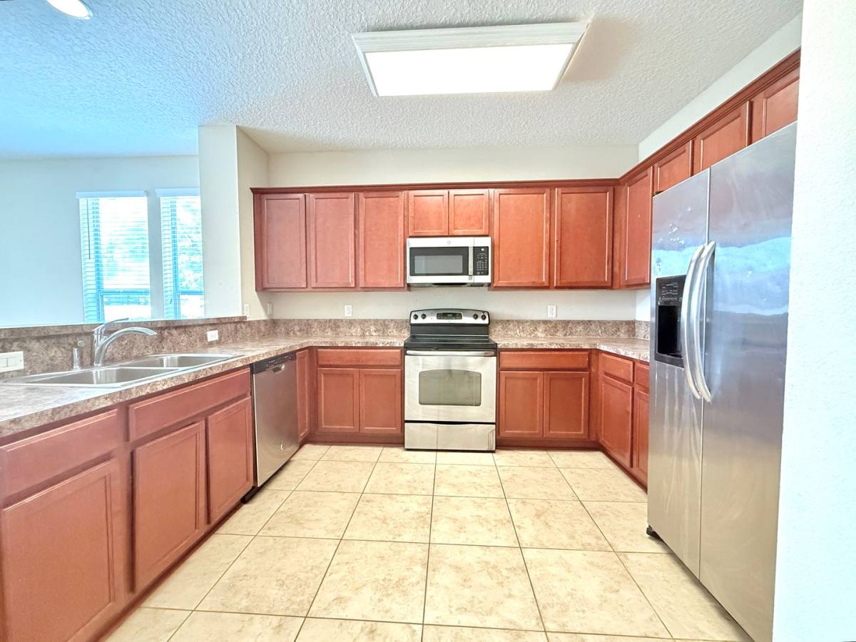 Townhouse for rent at 3683 Hartsfield Forest Circle, Jacksonville, FL 32277