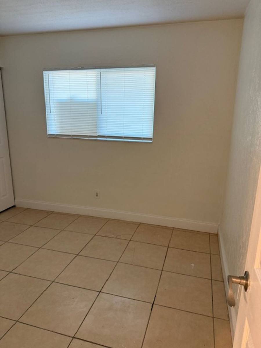 Apartment for rent at 900 S Peninsula Dr #113, Daytona Beach, FL 32118