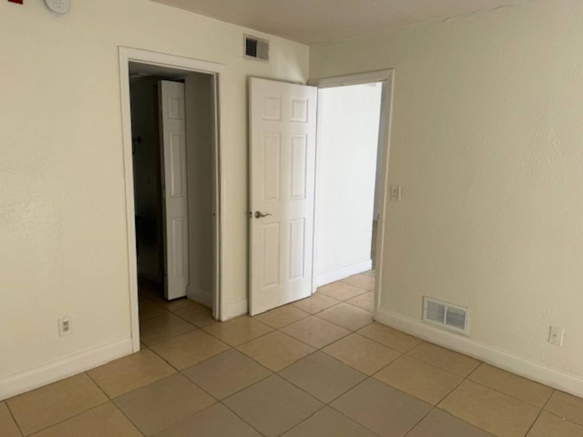 Apartment for rent at 900 S Peninsula Dr #113, Daytona Beach, FL 32118
