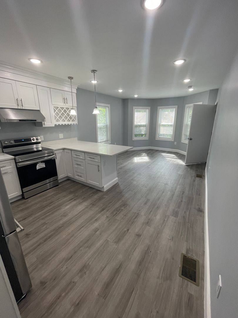 Apartment for rent at 346 Cherry St #12, West Newton, MA 02465