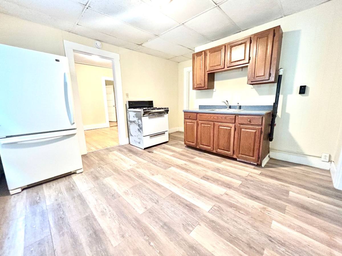 Apartment for rent at 1017-1023 W Main St, Waterbury, CT 06708