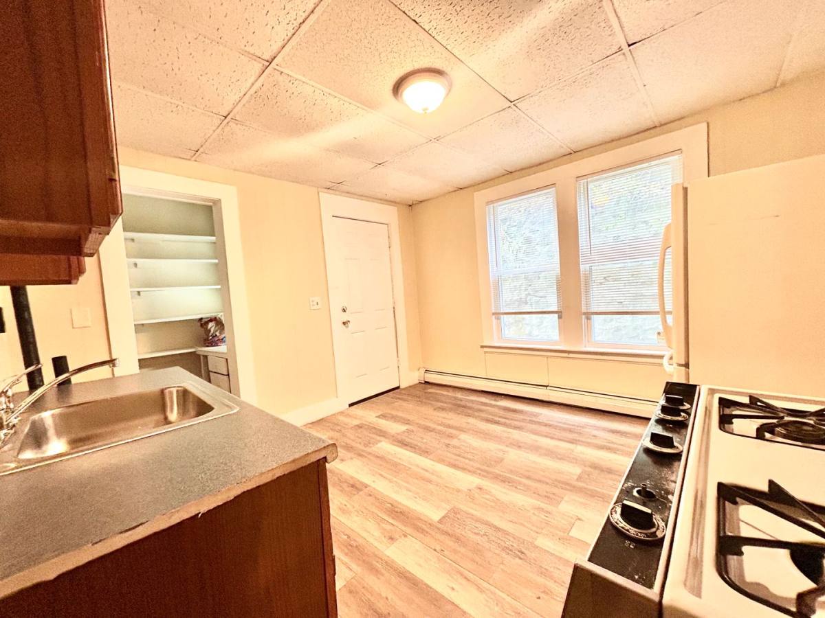 Apartment for rent at 1017-1023 W Main St, Waterbury, CT 06708