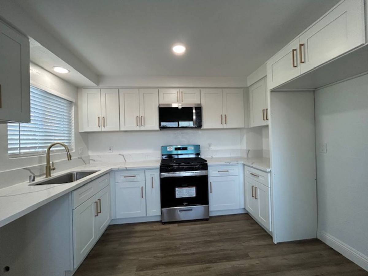 Apartment for rent at 2211 S Grand Ave, San Pedro, CA 90731