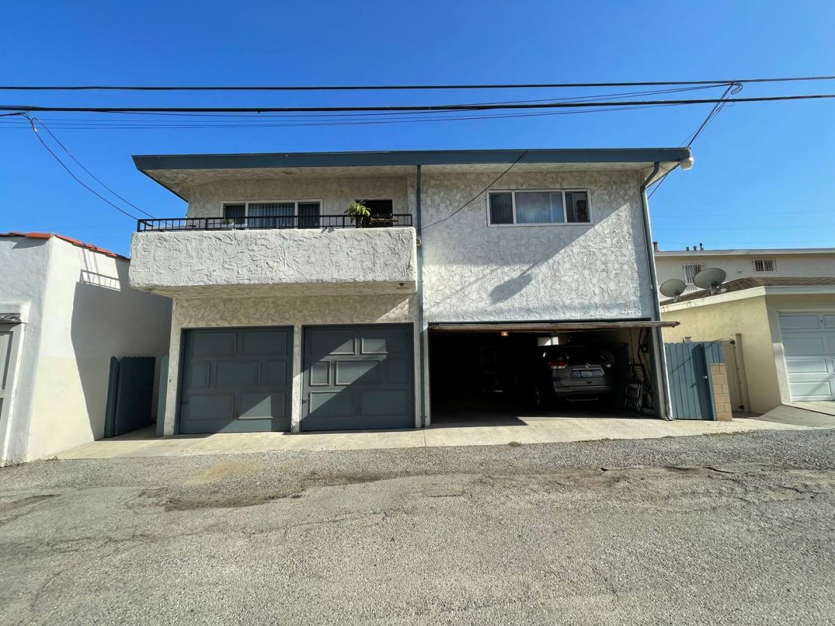 Apartment for rent at 2211 S Grand Ave, San Pedro, CA 90731