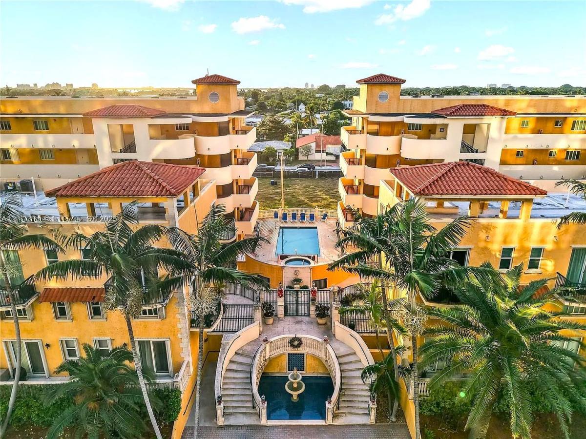 House for rent at 8888 Collins #314, Miami Beach, FL 33154