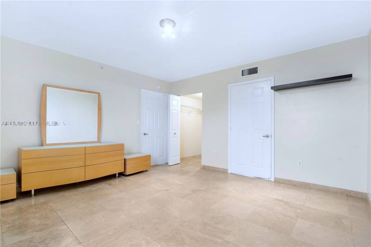 House for rent at 8888 Collins #314, Miami Beach, FL 33154