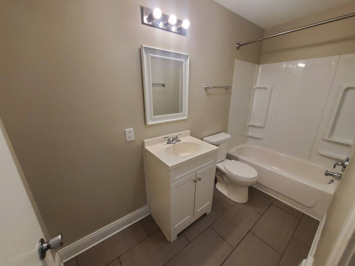 240 E Dunham Ave, Des Moines, IA 50315 - House for Rent - Image 9