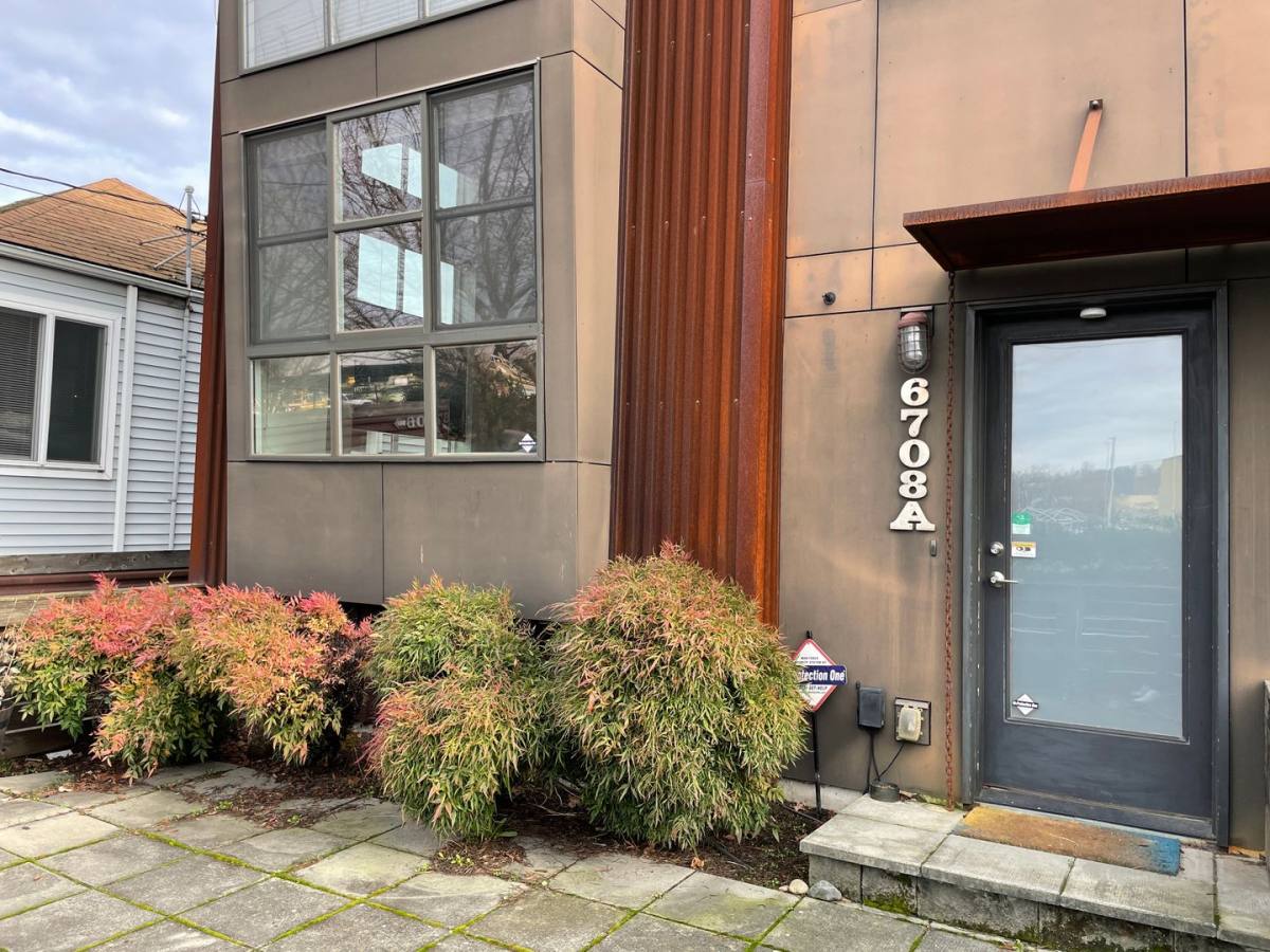 Townhouse for rent at 6708 Corson Ave S, Seattle, WA 98108