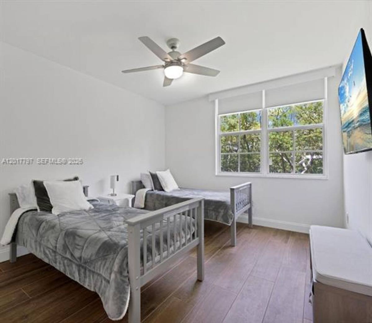 Apartment for rent at 19601 E Country Club Dr, Miami, FL 33180