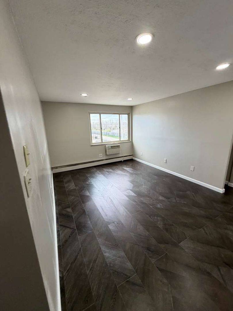 Apartment for rent at 3317 Henninger Rd, Cleveland, OH 44109