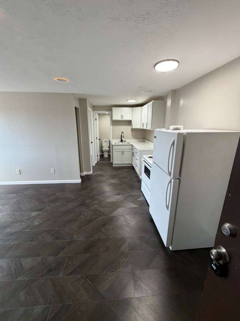 Apartment for rent at 3317 Henninger Rd, Cleveland, OH 44109
