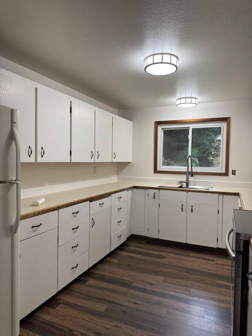 House for rent at 4005 NE Kedros Dr, Poulsbo, WA 98370