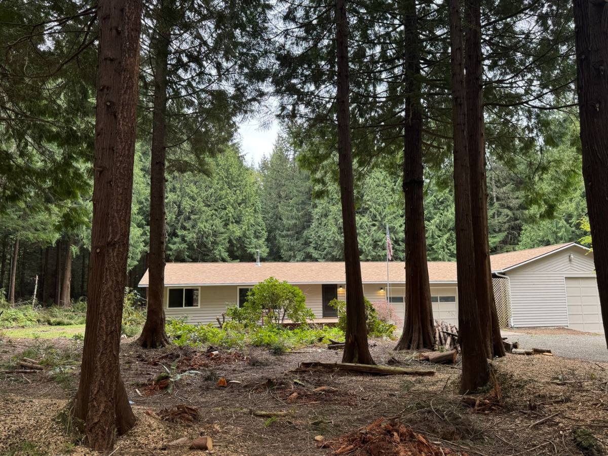 House for rent at 4005 NE Kedros Dr, Poulsbo, WA 98370