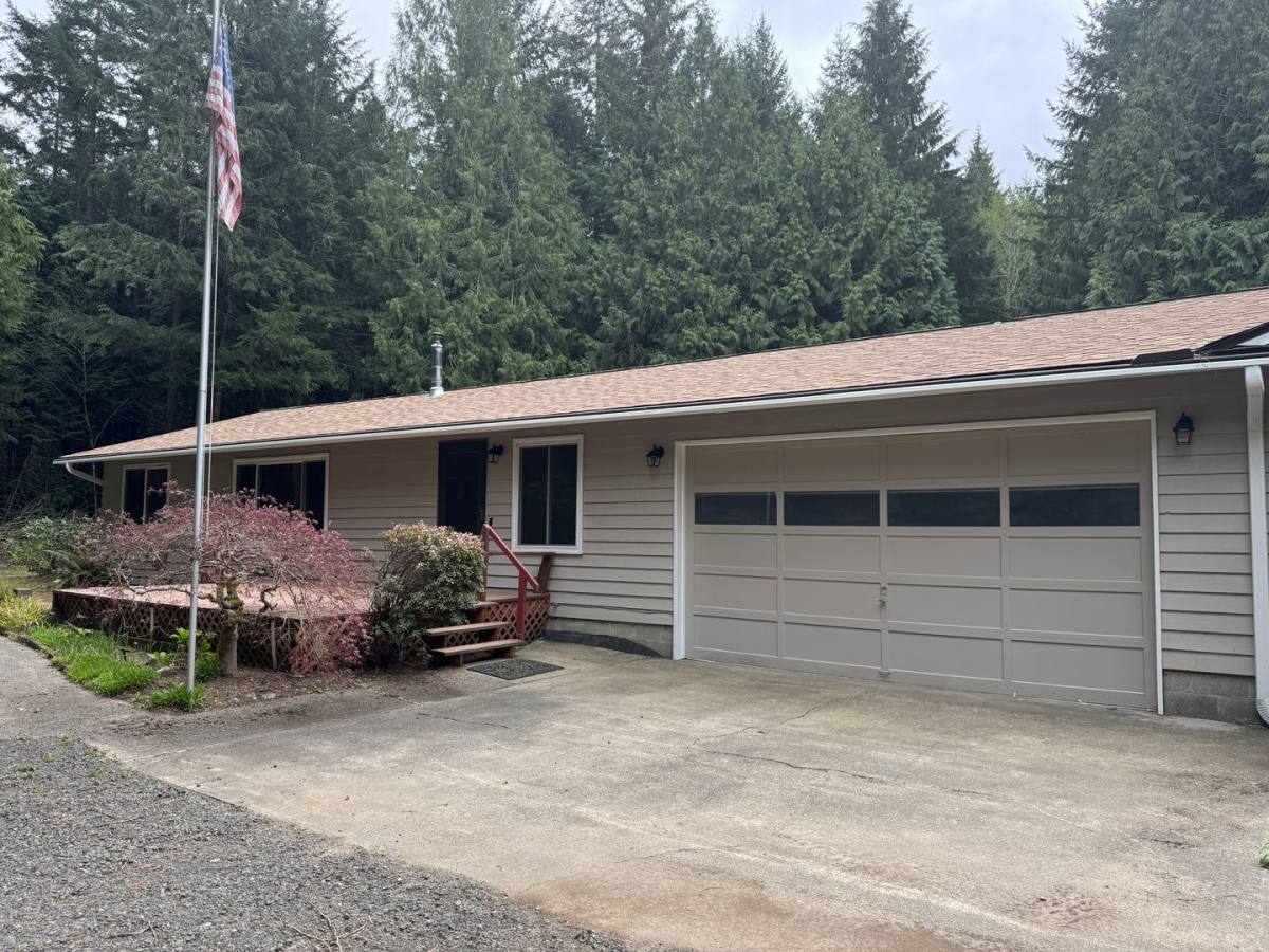 House for rent at 4005 NE Kedros Dr, Poulsbo, WA 98370