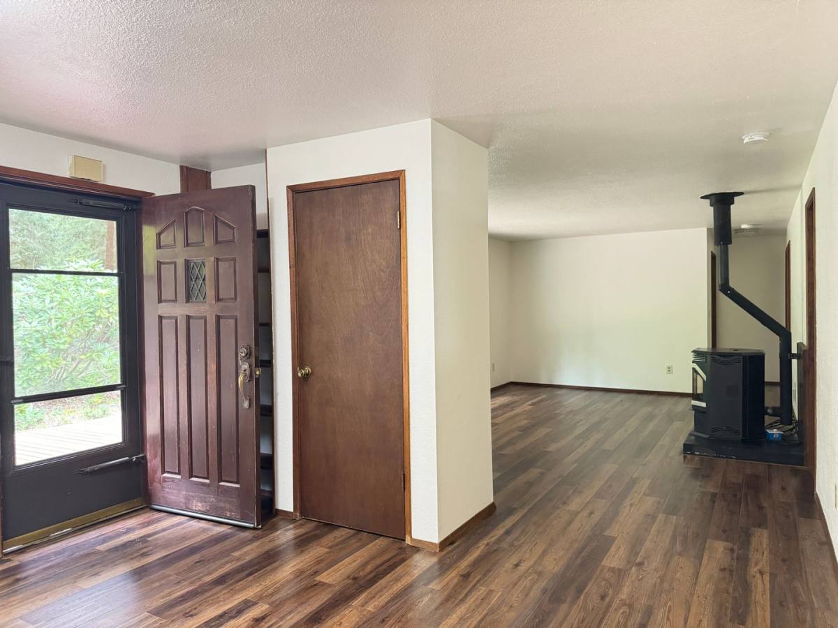 House for rent at 4005 NE Kedros Dr, Poulsbo, WA 98370