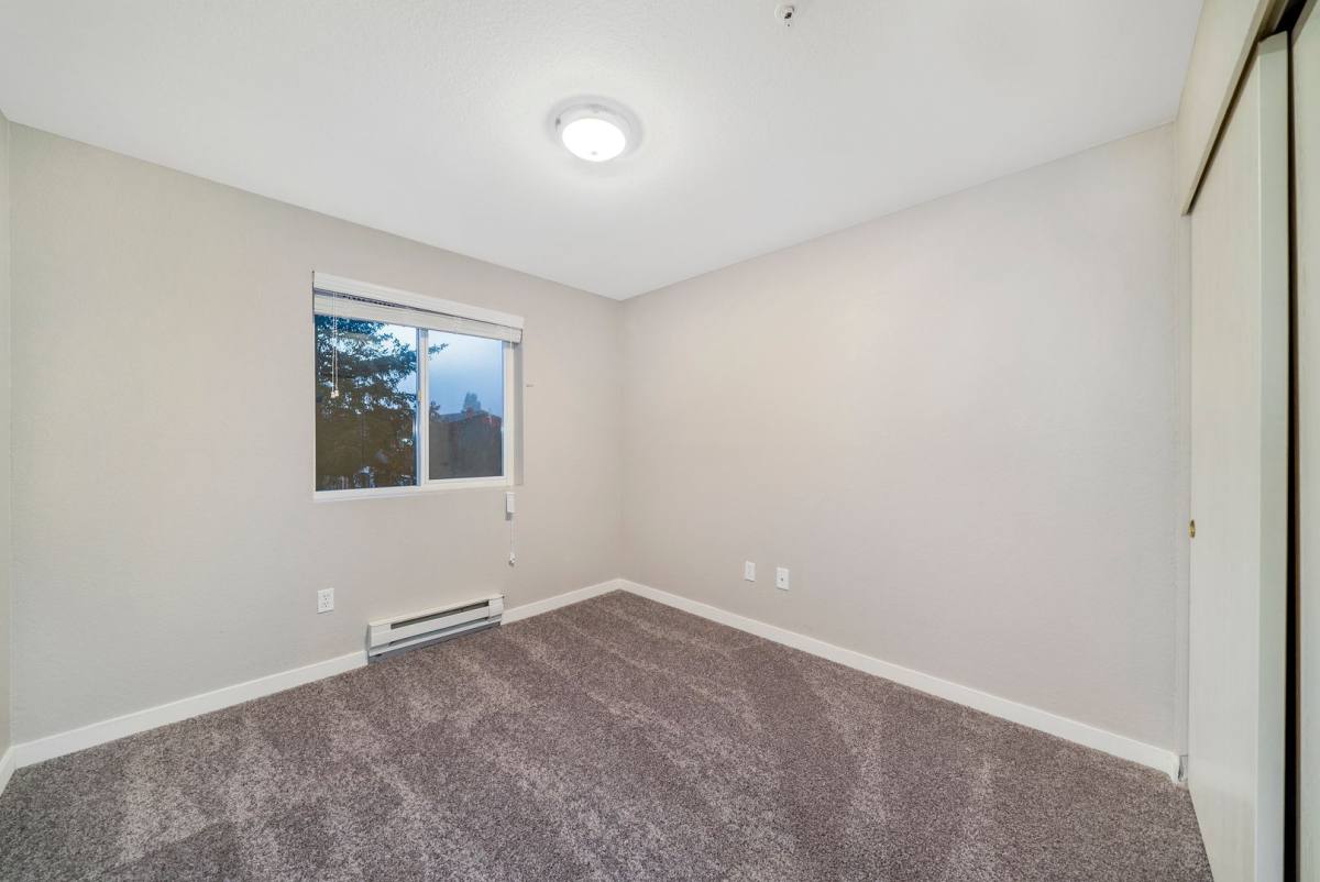 Apartment for rent at 1825 - 1827 E Division St, Mount Vernon, WA 98274