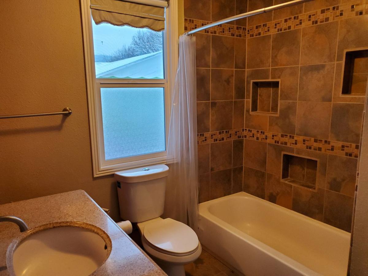 Apartment for rent at 1206 2nd St, La Grande, OR 97850