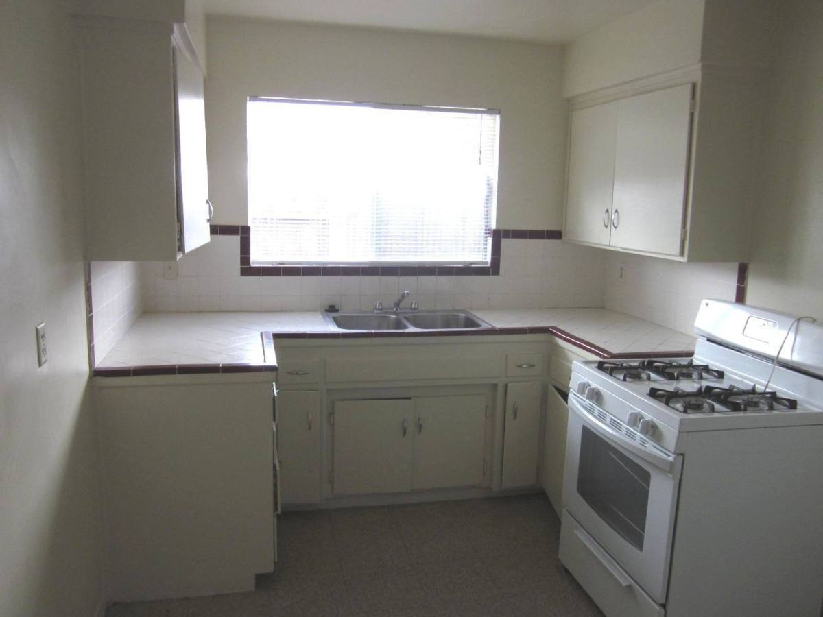 Apartment for rent at 708-712 N G St, Lompoc, CA 93436