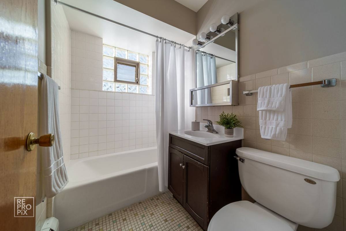 Apartment for rent at 5000 Harrison St, Hillside, IL 60162
