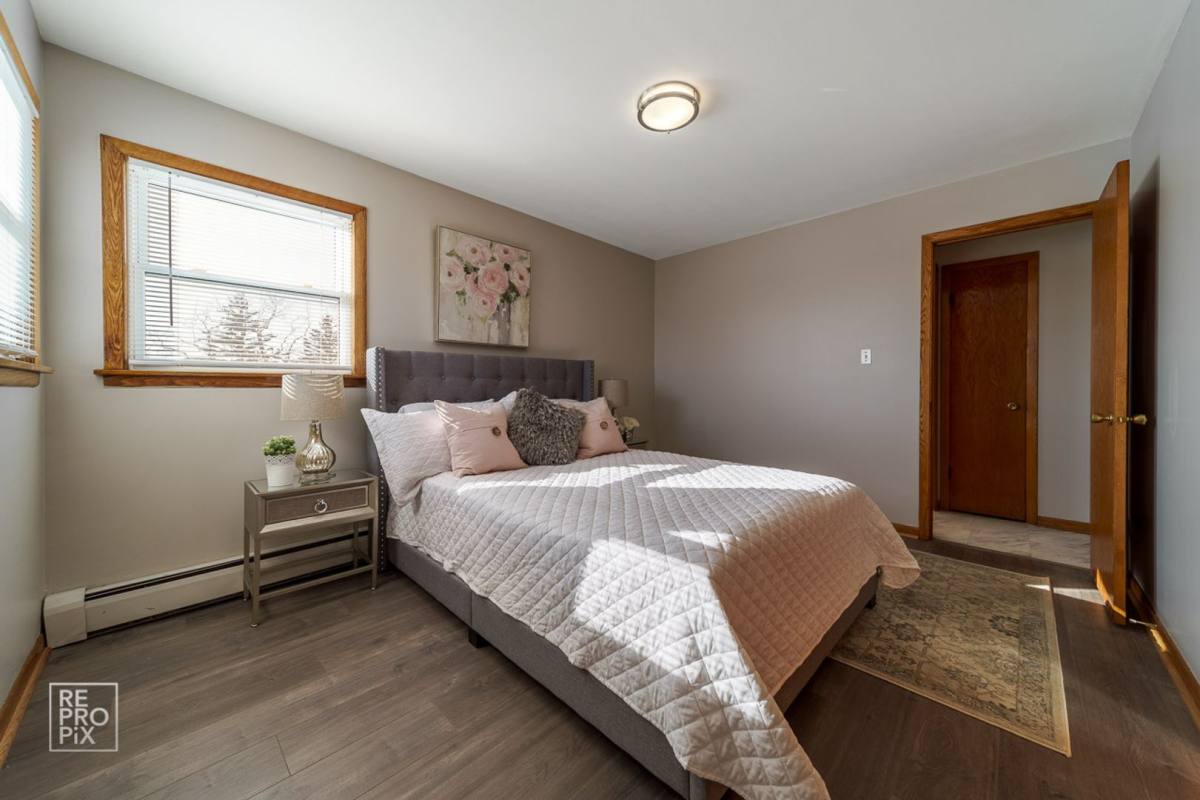 Apartment for rent at 5000 Harrison St, Hillside, IL 60162