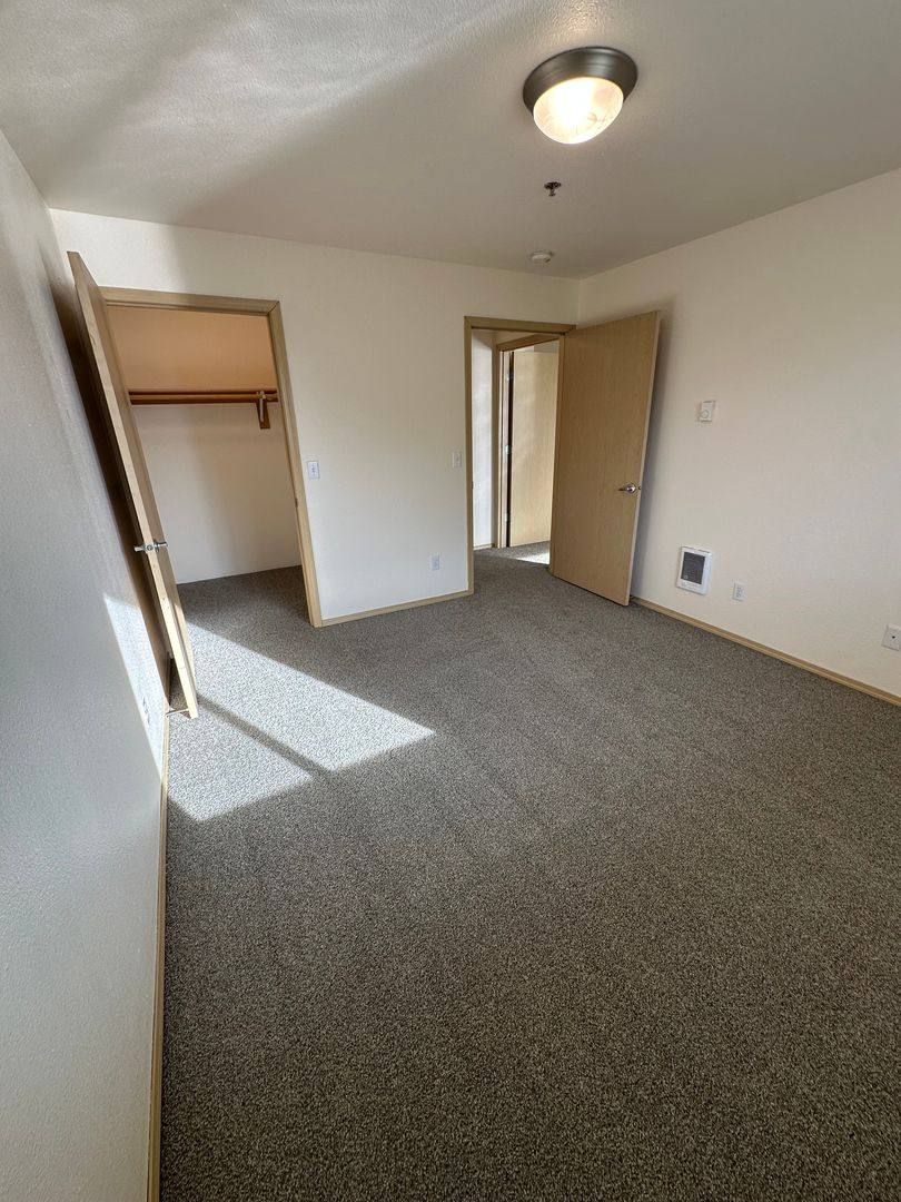 Apartment for rent at 1938 Geary St SE, Albany, OR 97322