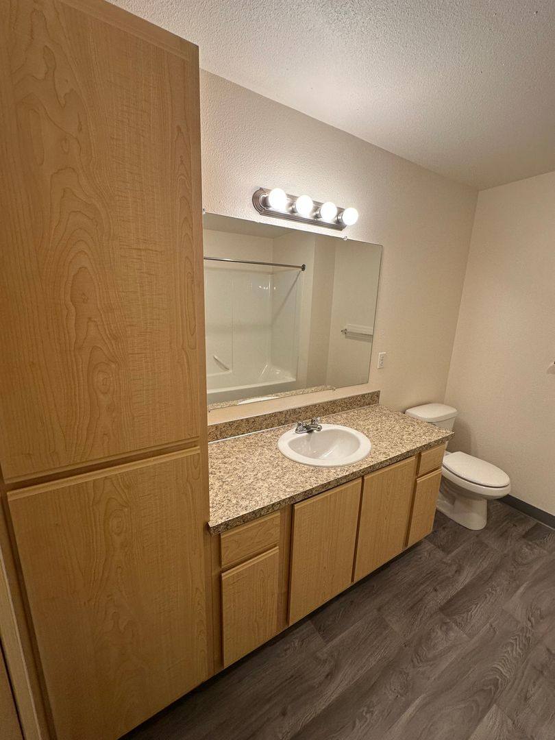 Apartment for rent at 1938 Geary St SE, Albany, OR 97322