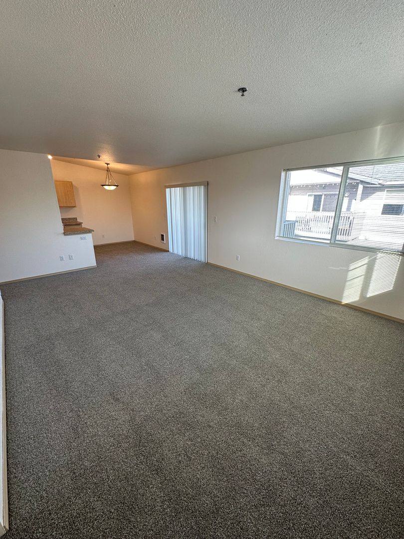 Apartment for rent at 1938 Geary St SE, Albany, OR 97322