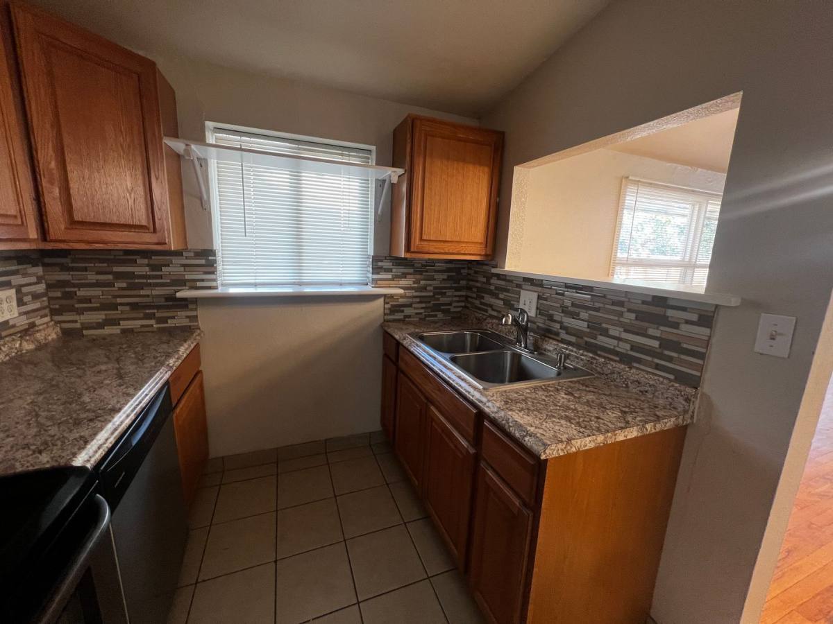 Townhouse for rent at 1932 Dallas St, Aurora, CO 80010