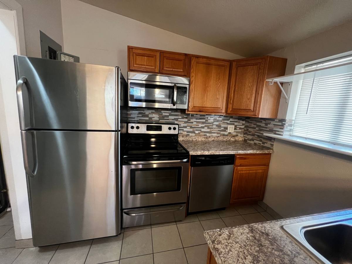 Townhouse for rent at 1932 Dallas St, Aurora, CO 80010
