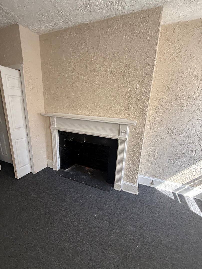 Apartment for rent at 252-254 S 16th St, Philadelphia, PA 19102