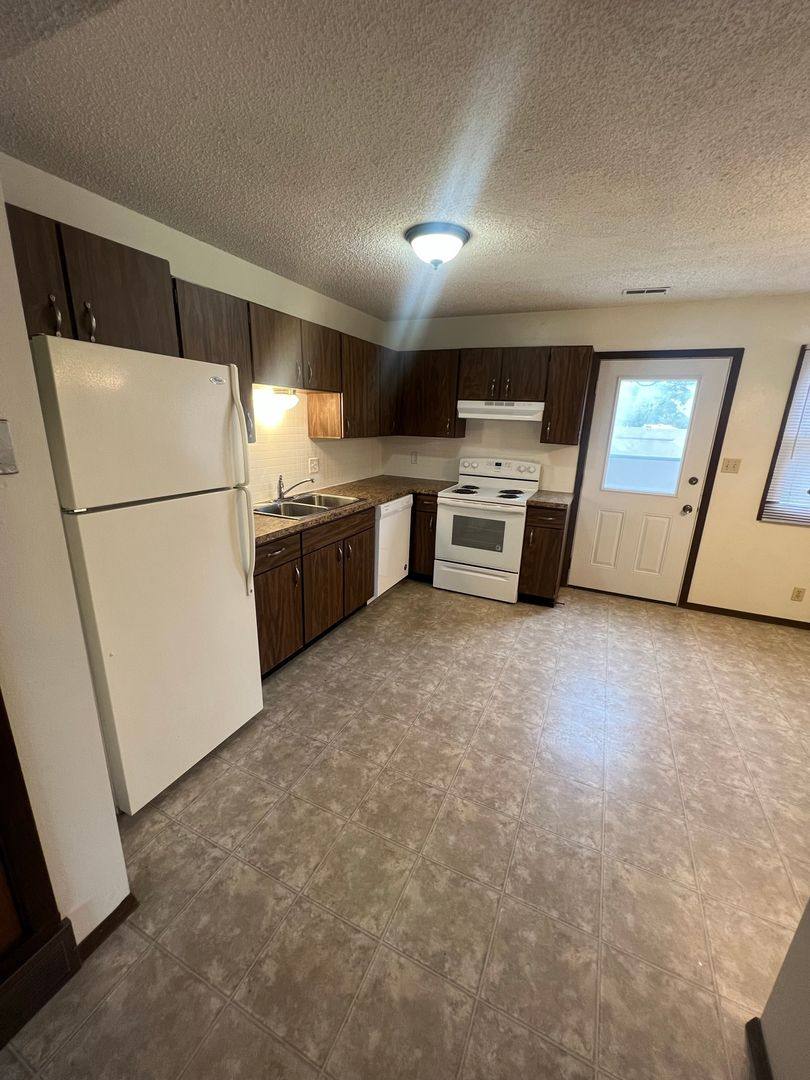 Townhouse for rent at 509 Elm Ave #8, Norfolk, NE 68701