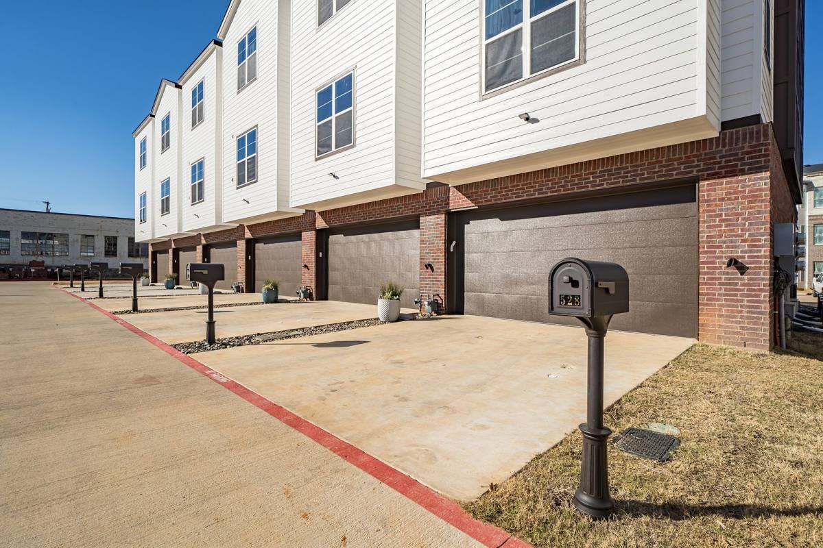 Townhouse for rent at 528 W Erwin, Tyler, TX 75702