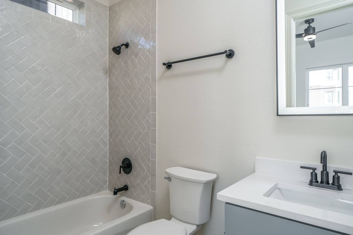 Townhouse for rent at 528 W Erwin, Tyler, TX 75702