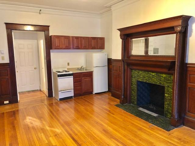 Apartment for rent at 1077 Beacon St, Brookline, MA 02446