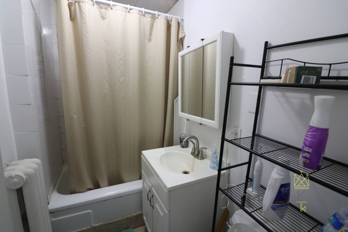 Apartment for rent at 238 Hemenway St #2, Boston, MA 02115