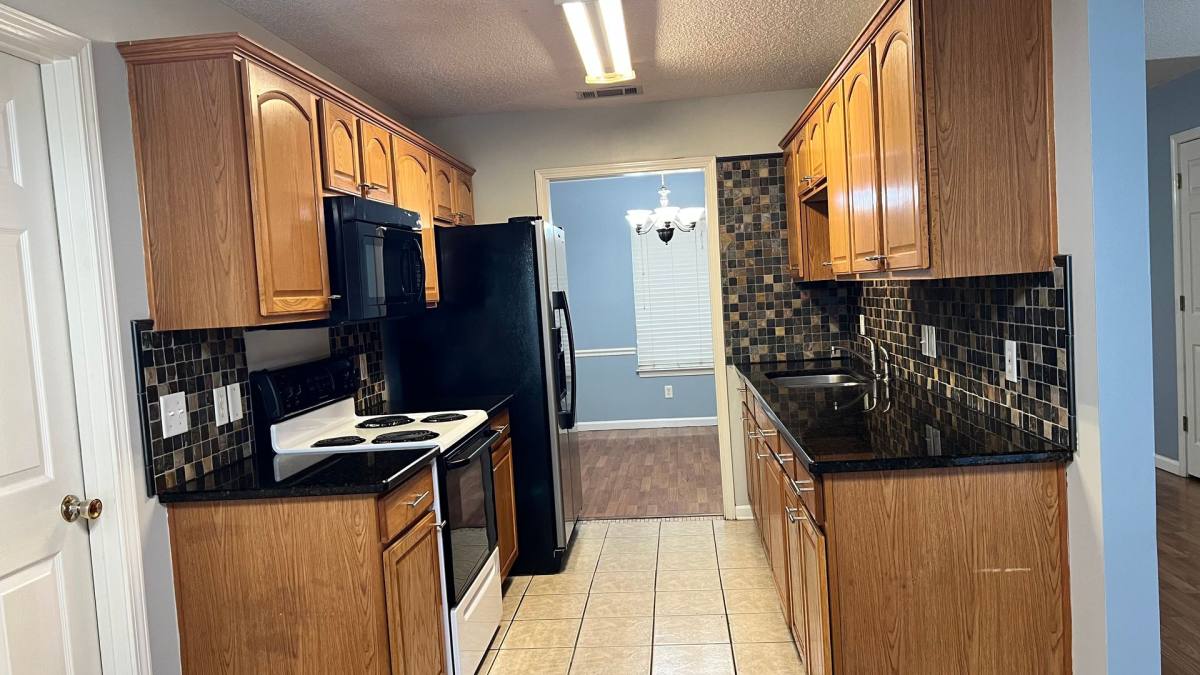 House for rent at 105 E 9th St, Rincon, GA 31326