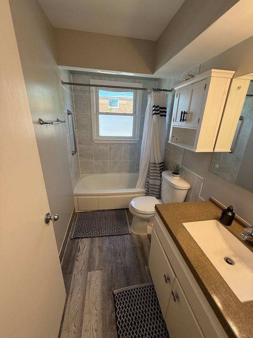 Apartment for rent at 5633 W Oklahoma Ave, Milwaukee, WI 53219