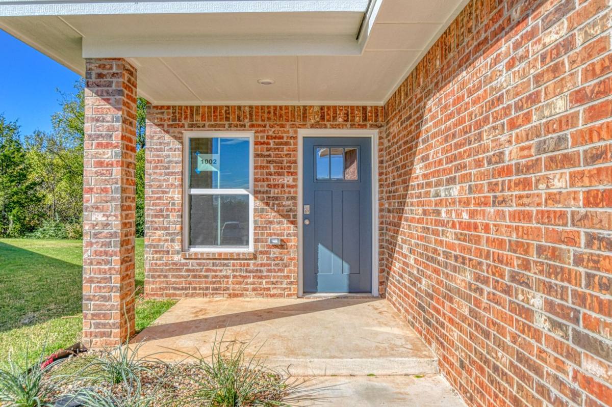 House for rent at 1002 Varenna Court, Norman, OK 73071