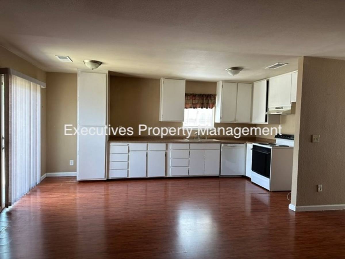 House for rent at 1859 Heritage Dr, Merced, CA 95341