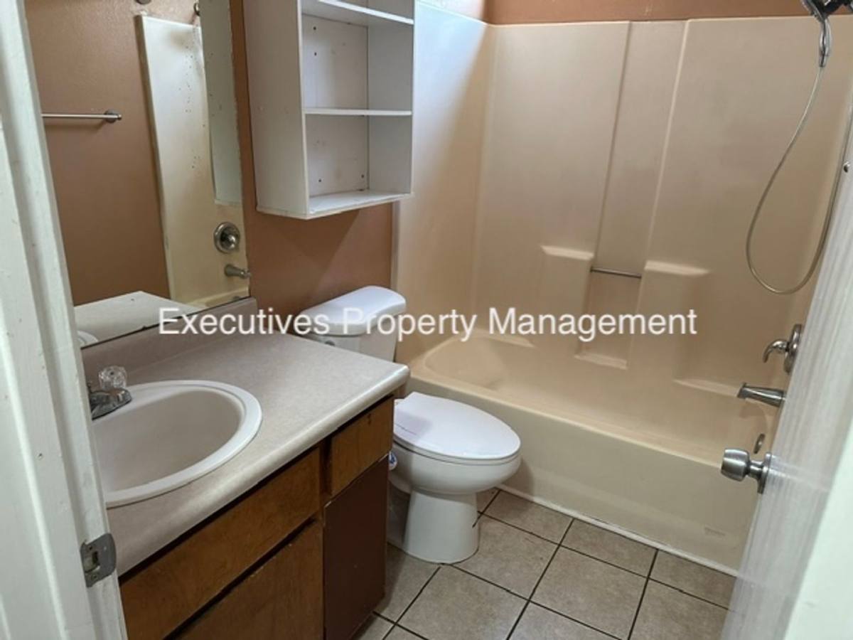 House for rent at 1859 Heritage Dr, Merced, CA 95341