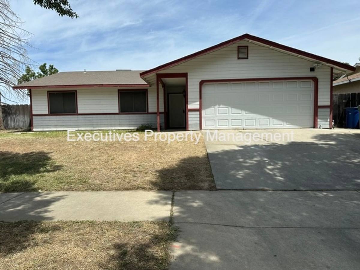 House for rent at 1859 Heritage Dr, Merced, CA 95341