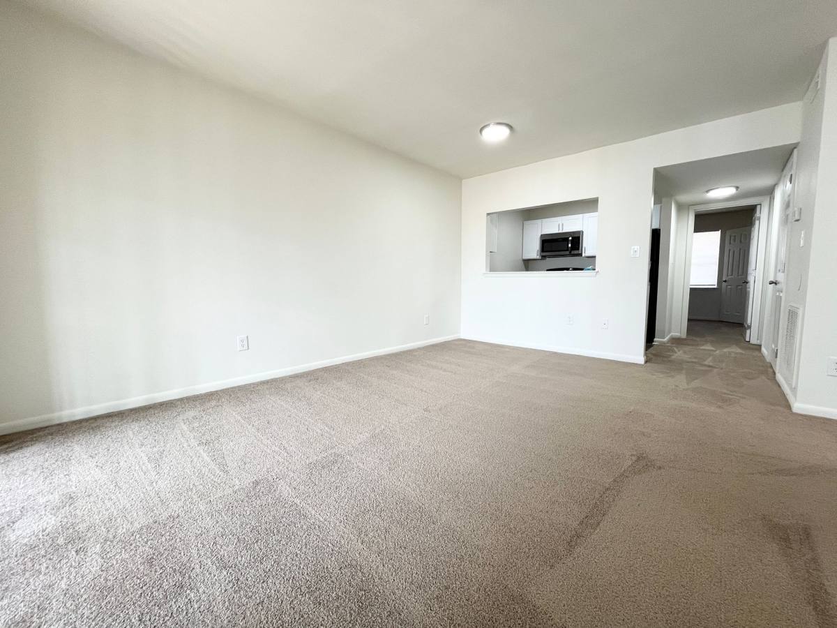 Apartment for rent at 500 Collinwood Place, Newport News, VA 23602