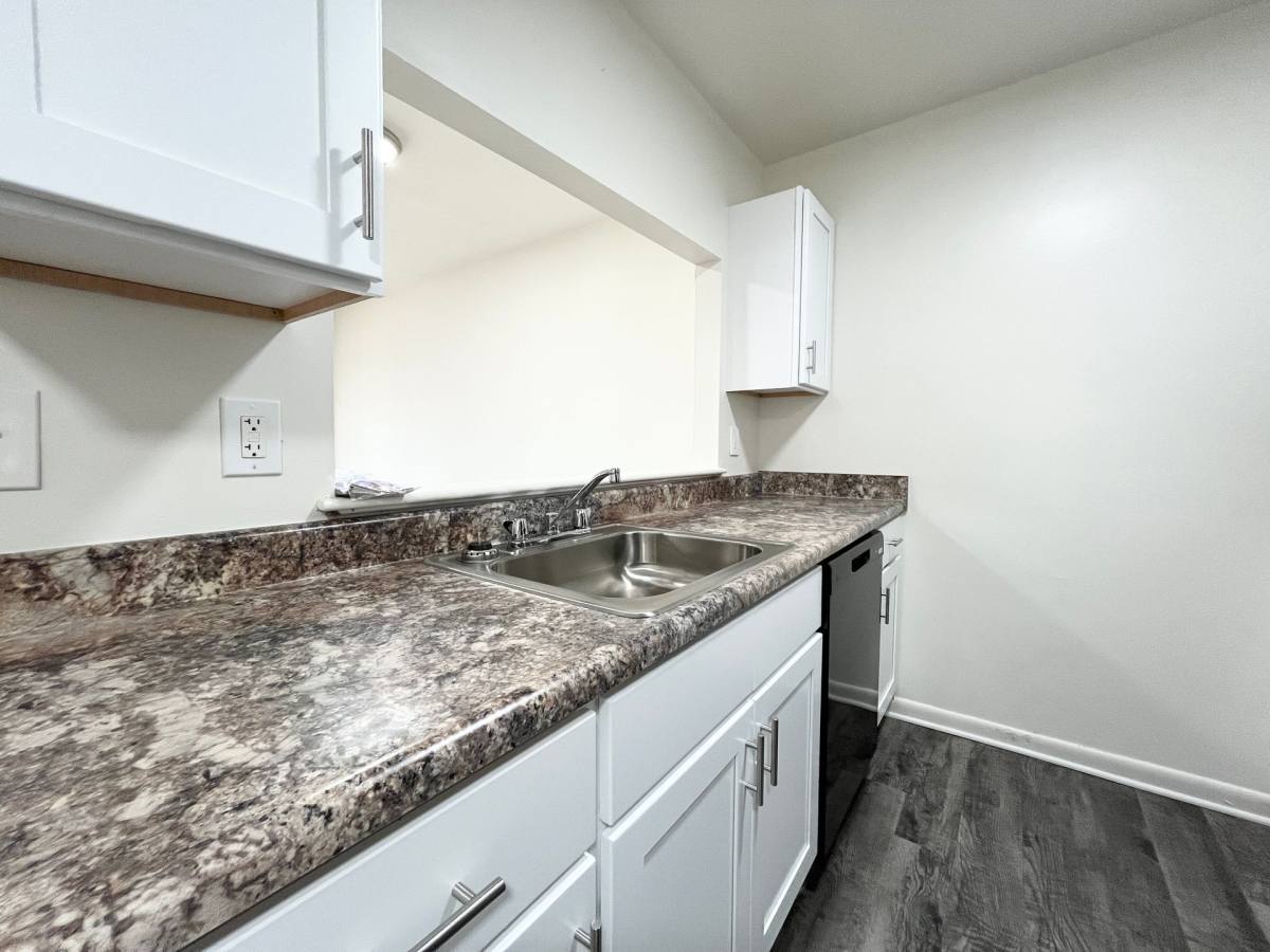 Apartment for rent at 500 Collinwood Place, Newport News, VA 23602