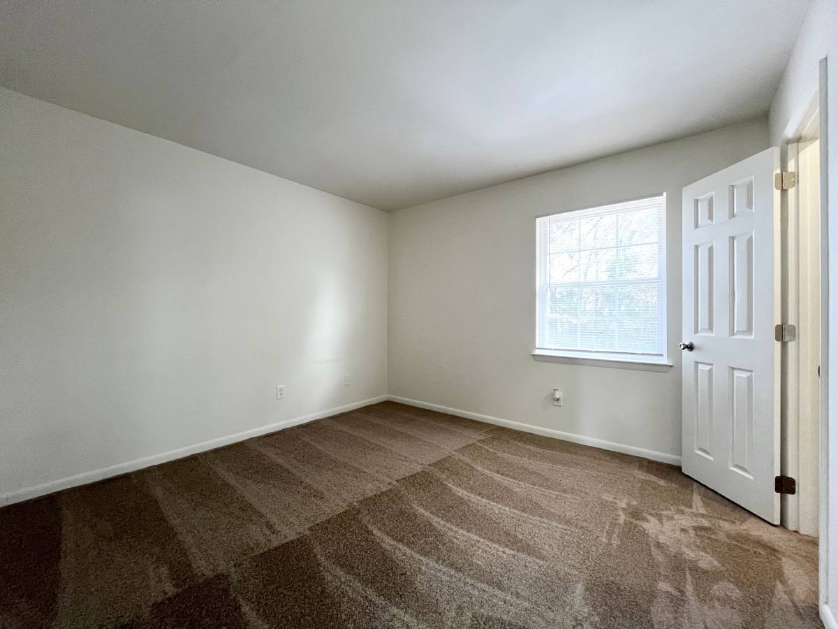 Apartment for rent at 500 Collinwood Place, Newport News, VA 23602