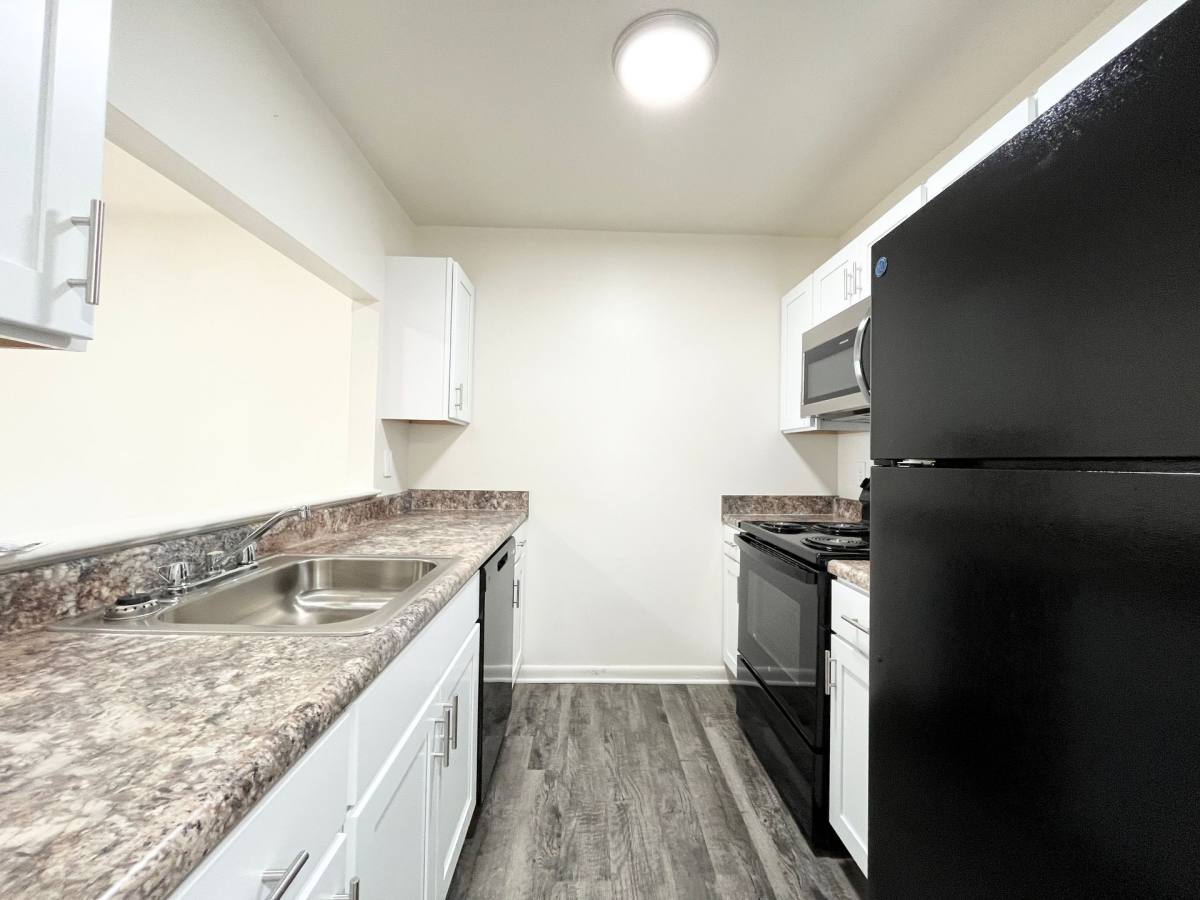 Apartment for rent at 500 Collinwood Place, Newport News, VA 23602