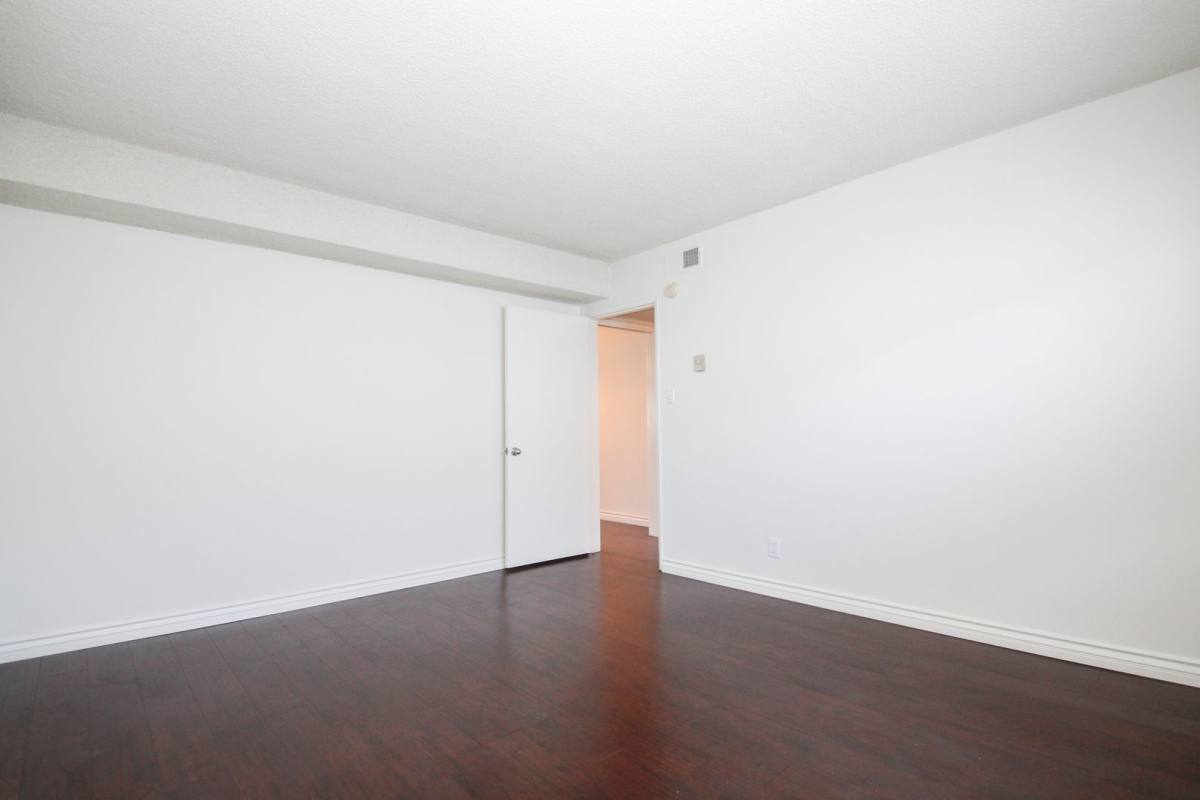 Apartment for rent at 309 S Doheny Dr, Beverly Hills, CA 90211