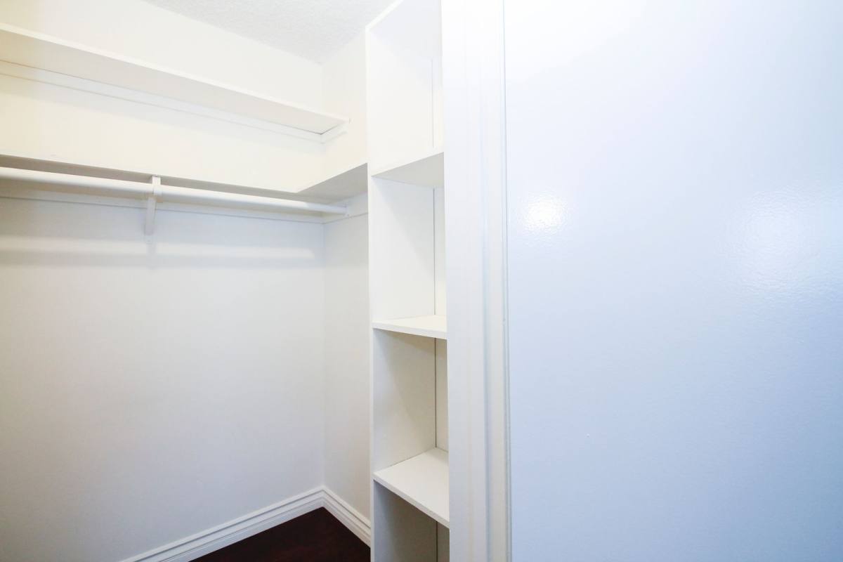 Apartment for rent at 309 S Doheny Dr, Beverly Hills, CA 90211