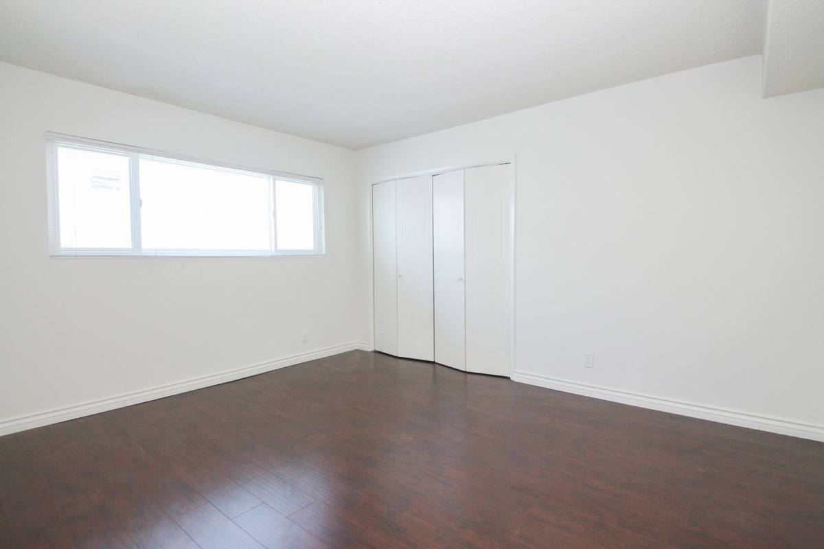Apartment for rent at 309 S Doheny Dr, Beverly Hills, CA 90211